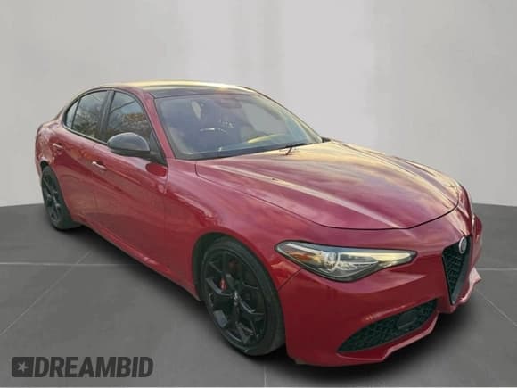✅ 2020 Alfa Romeo Giulia • VIN: ZARFAMAN4L7626063 • Lot: 92953535. Wystawiony na Copart z przebiegiem 62 256 mil. Bezpłatny archiwum sprzedaży aukcyjnych z USA i szczegółowy raport historii pojazdu na DreamBid. Zdjęcie 1.