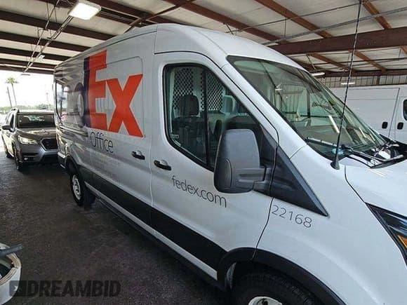 ✅ 2022 Ford E-Transit Cargo • VIN: 1FTBW9CK0NKA19975 • Lot: 42778626. Wystawiony na IAAI z przebiegiem 63 587 mil. Bezpłatny archiwum sprzedaży aukcyjnych z USA i szczegółowy raport historii pojazdu na DreamBid. Zdjęcie 1.