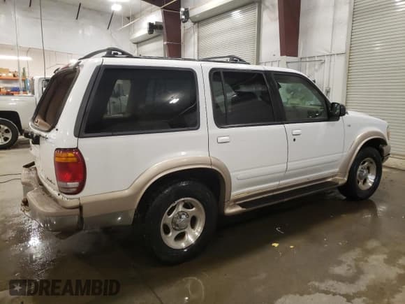✅ 2000 Ford Explorer Eddie Bauer • VIN: 1FMDU84P0YZC67167 • Лот: 85806684. Опубликован ранее на Copart с пробегом 156 411 миль. Бесплатный доступ к архиву аукционных продаж из США и подробный отчёт об истории автомобиля на DreamBid. Изображение 3.