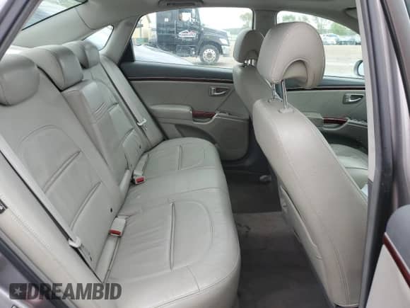 2008 Hyundai Azera Limited с VIN KMHFC46F08A297504, выставлен на аукционе Copart как лот 55467735 с пробегом 274 384 миль миль и Списание • Salvage title. История ставок и продаж доступна на DreamBid. Изображение 10.