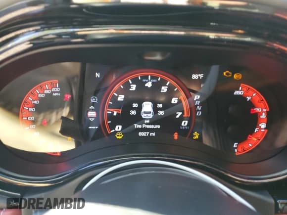 ✅ 2024 Dodge Durango SRT Hellcat Premium • VIN: 1C4SDJH98RC101692 • Лот: 84962845. Опубликован ранее на Copart с пробегом 6 927 миль. Бесплатный доступ к архиву аукционных продаж из США и подробный отчёт об истории автомобиля на DreamBid. Изображение 9.