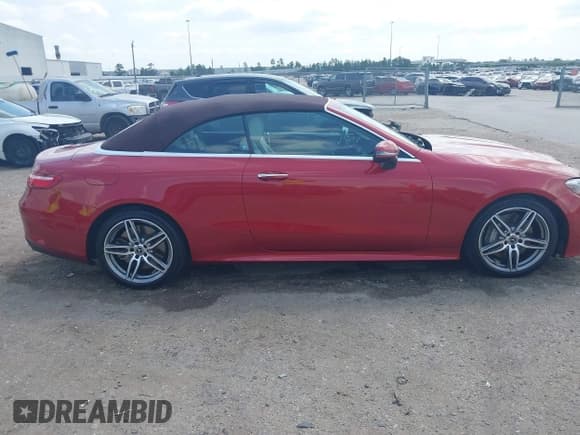 ✅ 2018 Mercedes-Benz E 400 • VIN: WDD1K6FBXJF059216 • Lot: 42054570. Listed on IAAI with 30,151 mi. Free auction sales archive from the USA and detailed vehicle history report at DreamBid. Image 13.