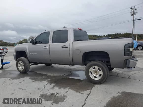 2013 Chevrolet Silverado 1500 LT z VIN 3GCPKSE79DG341506, wystawiony jako Copart lot #82595705 z przebiegiem 172 983 mil mil oraz Szkoda całkowita • Salvage title. Historia ofert i sprzedaży dostępna na DreamBid. Obrazek 2.