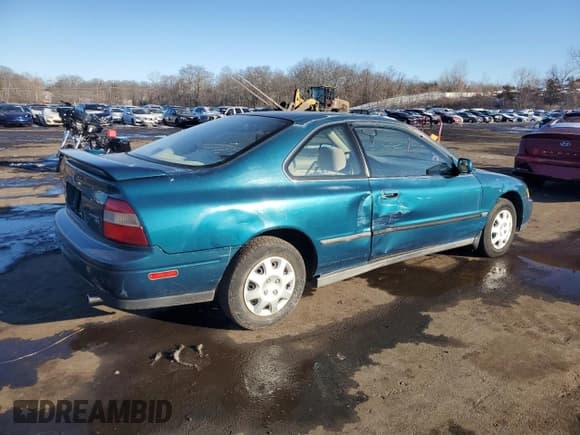 ✅ 1995 Honda Accord LX • VIN: 1HGCD7235SA032250 • Lot: 46144865. Wystawiony na Copart z przebiegiem 135 166 mil. Bezpłatny archiwum sprzedaży aukcyjnych z USA i szczegółowy raport historii pojazdu na DreamBid. Zdjęcie 3.