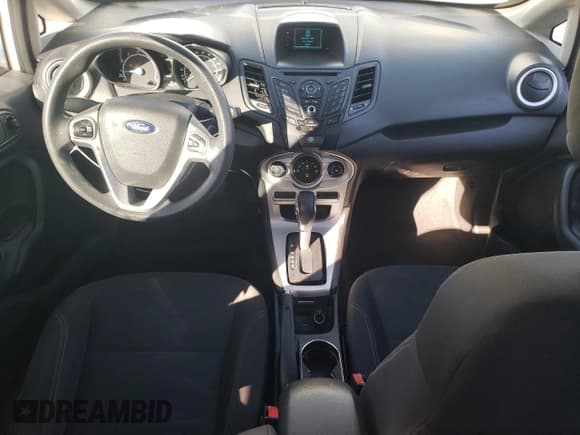 ✅ 2017 Ford Fiesta SE • VIN: 3FADP4EJ9HM131965 • Lot: 89544025. Wystawiony na Copart z przebiegiem 169 360 mil. Bezpłatny archiwum sprzedaży aukcyjnych z USA i szczegółowy raport historii pojazdu na DreamBid. Zdjęcie 8.