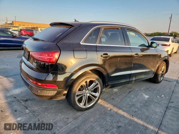 ✅ 2017 Audi Q3 Prestige • VIN: WA1GCCFS1HR015107 • Lot: 81580175. Listed on Copart with 152,362 mi. Free auction sales archive from the USA and detailed vehicle history report at DreamBid. Image 3.