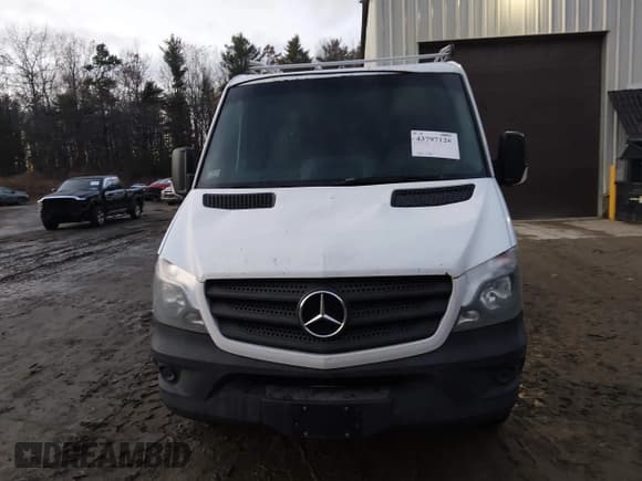 ✅ 2016 Mercedes-Benz Sprinter Cargo • VIN: WD3PE7DD0GP314880 • Lot: 43797126. Listed on IAAI with 201,781 mi. Free auction sales archive from the USA and detailed vehicle history report at DreamBid. Image 6.