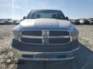 ✅ 2018 Ram 1500 Tradesman • VIN: 3C6JR6DG2JG211502 • Lot: 92443665. Wystawiony na Copart z przebiegiem 155 543 mil. Bezpłatny archiwum sprzedaży aukcyjnych z USA i szczegółowy raport historii pojazdu na DreamBid. Zdjęcie 5.