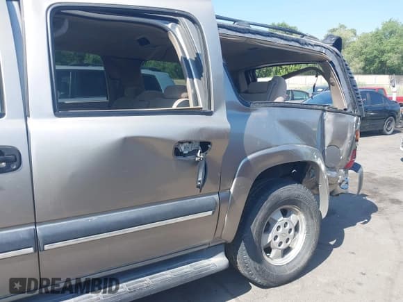 ✅ 2003 Chevrolet Suburban LT • VIN: 3GNFK16Z13G236874 • Лот: 42581940. Опубликован ранее на IAAI с пробегом Не указан. Бесплатный доступ к архиву аукционных продаж из США и подробный отчёт об истории автомобиля на DreamBid. Изображение 6.