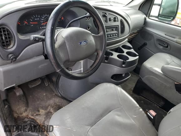 ✅ 2007 Ford Econoline Cargo Commercial • VIN: 1FTNE14W37DA27868 • Lot: 54348015. Wystawiony na Copart z przebiegiem 170 588 mil. Bezpłatny archiwum sprzedaży aukcyjnych z USA i szczegółowy raport historii pojazdu na DreamBid. Zdjęcie 8.