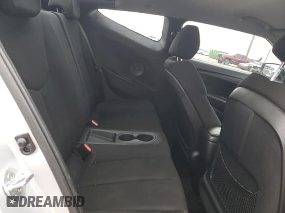 ✅ 2016 Hyundai Veloster • VIN: KMHTC6AD3GU265311 • Lot: 41475865. Wystawiony na Copart z przebiegiem 128 704 mil. Bezpłatny archiwum sprzedaży aukcyjnych z USA i szczegółowy raport historii pojazdu na DreamBid. Zdjęcie 11.