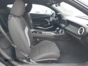 ✅ 2016 Chevrolet Camaro 1LT • VIN: 1G1FB1RS1G0186407 • Lot: 42963832. Wystawiony na IAAI z przebiegiem 93 106 mil. Bezpłatny archiwum sprzedaży aukcyjnych z USA i szczegółowy raport historii pojazdu na DreamBid. Zdjęcie 5.