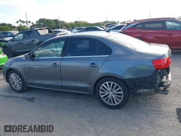 ✅ 2011 Volkswagen Jetta SEL • VIN: 3VWLX7AJ5BM351301 • Lot: 41349715. Listed on IAAI with 148,063 mi. Free auction sales archive from the USA and detailed vehicle history report at DreamBid. Image 15.