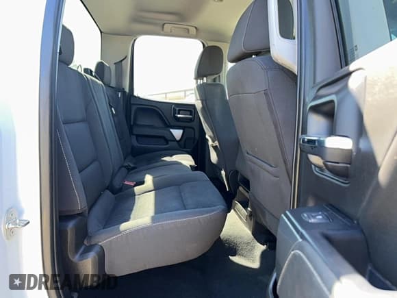 ✅ 2019 Chevrolet Silverado 1500 LT • VIN: 2GCRCPEC3K1163680 • Lot: 89691865. Wystawiony na Copart z przebiegiem 139 881 mil. Bezpłatny archiwum sprzedaży aukcyjnych z USA i szczegółowy raport historii pojazdu na DreamBid. Zdjęcie 6.