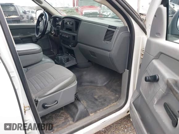 2007 Dodge 1500 ST with VIN 1D7HU18P27J600043, listed as a IAAI auction lot 41625802 with 170,706 mi miles and . Bid and sale history available at DreamBid. Image 5.