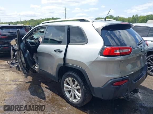 ✅ 2015 Jeep Cherokee Sport • VIN: 1C4PJLAB9FW669709 • Lot: 42947960. Wystawiony na IAAI z przebiegiem 139 538 mil. Bezpłatny archiwum sprzedaży aukcyjnych z USA i szczegółowy raport historii pojazdu na DreamBid. Zdjęcie 3.