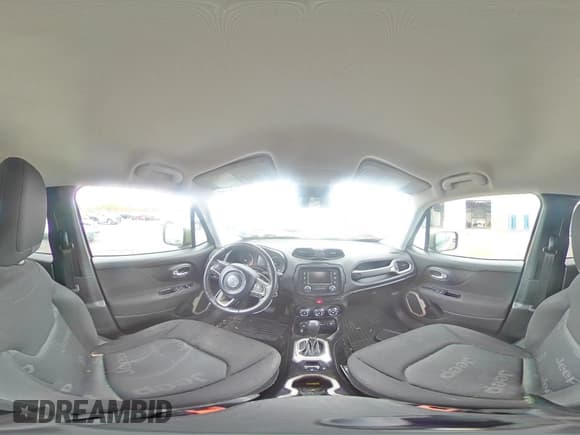 ✅ 2015 Jeep Renegade Latitude • VIN: ZACCJBBT1FPC08629 • Lot: 82366865. Wystawiony na Copart z przebiegiem Nie podano. Bezpłatny archiwum sprzedaży aukcyjnych z USA i szczegółowy raport historii pojazdu na DreamBid. Zdjęcie 15.