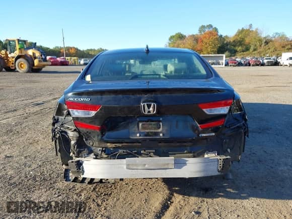 2018 Honda Accord EX-L z VIN 1HGCV3F52JA008309, wystawiony jako IAAI lot #43468812 z przebiegiem 117 856 mil mil oraz . Historia ofert i sprzedaży dostępna na DreamBid. Obrazek 17.