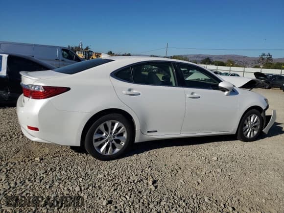 ✅ 2015 Lexus ES 300h • VIN: JTHBW1GG8F2089120 • Lot: 90396675. Listed on Copart with 155,370 mi. Free auction sales archive from the USA and detailed vehicle history report at DreamBid. Image 3.