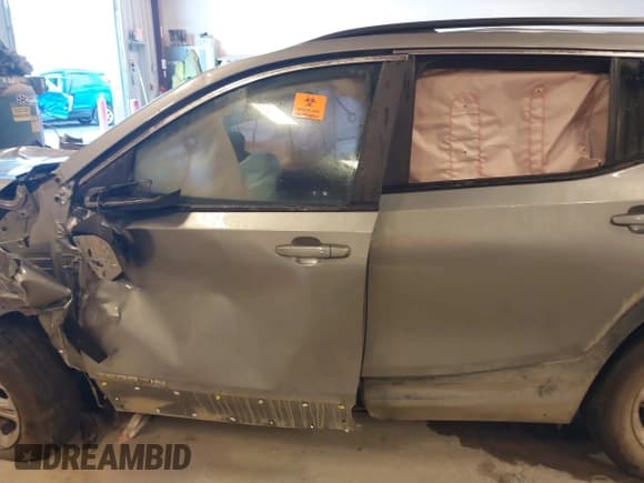 ✅ 2024 GMC Terrain SLE • VIN: 3GKALMEG4RL399007 • Lot: 43393066. Wystawiony na IAAI z przebiegiem Nie podano. Bezpłatny archiwum sprzedaży aukcyjnych z USA i szczegółowy raport historii pojazdu na DreamBid. Zdjęcie 6.