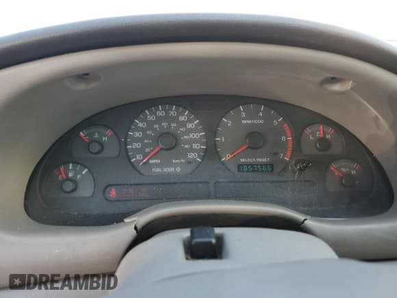 ✅ 2000 Ford Mustang • VIN: 1FAFP4040YF135798 • Лот: 50621945. Опубликован ранее на Copart с пробегом 185 756 миль. Бесплатный доступ к архиву аукционных продаж из США и подробный отчёт об истории автомобиля на DreamBid. Изображение 9.