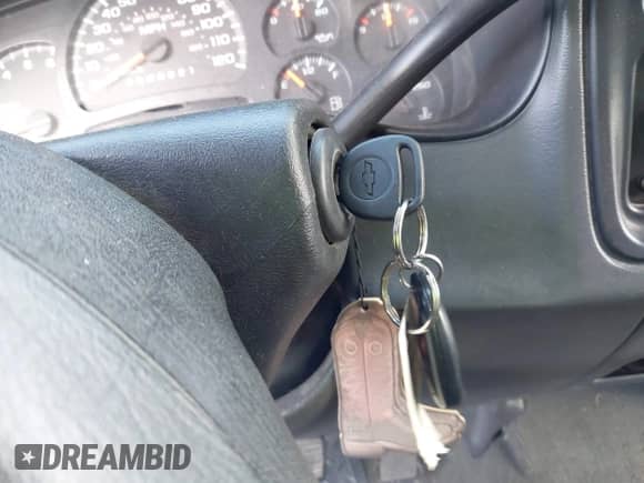 2007 Chevrolet Silverado 1500 LT3 z VIN 1GCEK19BX7Z105855, wystawiony jako IAAI lot #43430002 z przebiegiem 79 058 mil mil oraz . Historia ofert i sprzedaży dostępna na DreamBid. Obrazek 11.