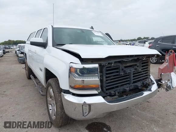 ✅ 2018 Chevrolet Silverado 1500 LT • VIN: 1GCPCREC4JF216526 • Lot: 43520727. Wystawiony na IAAI z przebiegiem 51 430 mil. Bezpłatny archiwum sprzedaży aukcyjnych z USA i szczegółowy raport historii pojazdu na DreamBid. Zdjęcie 1.