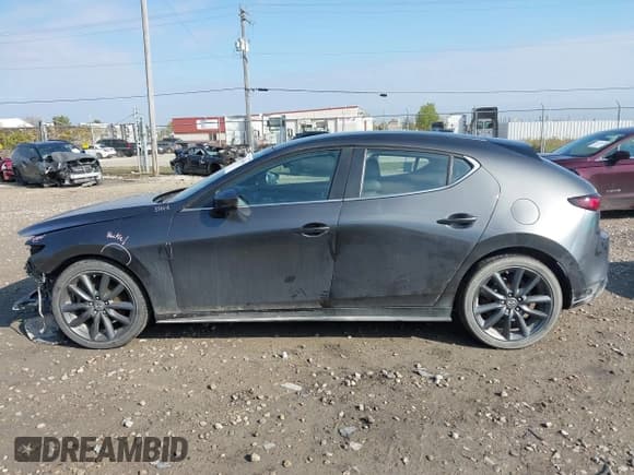 ✅ 2019 Mazda 3 Preferred • VIN: JM1BPAMM3K1138538 • Lot: 43418441. Listed on IAAI with 97,960 mi. Free auction sales archive from the USA and detailed vehicle history report at DreamBid. Image 15.