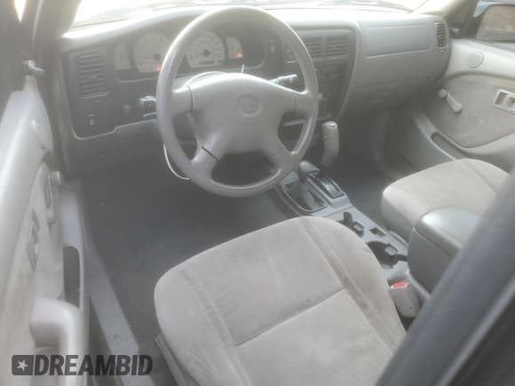 ✅ 2004 Toyota Tacoma • VIN: 5TEPM62N34Z422879 • Lot: 48020735. Wystawiony na Copart z przebiegiem 85 311 mil. Bezpłatny archiwum sprzedaży aukcyjnych z USA i szczegółowy raport historii pojazdu na DreamBid. Zdjęcie 8.