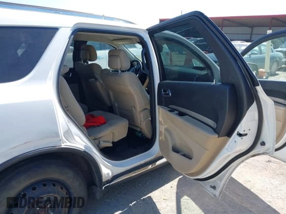 ✅ 2018 Dodge Durango SXT • VIN: 1C4RDJAG3JC393506 • Lot: 42723646. Listed on IAAI with 111,317 mi. Free auction sales archive from the USA and detailed vehicle history report at DreamBid. Image 8.