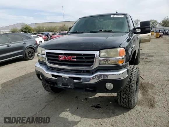 ✅ 2007 GMC Sierra 2500HD SLE1 • VIN: 1GTHK29D37E106700 • Лот: 51186525. Опубликован ранее на Copart с пробегом 392 749 миль. Бесплатный доступ к архиву аукционных продаж из США и подробный отчёт об истории автомобиля на DreamBid. Изображение 11.