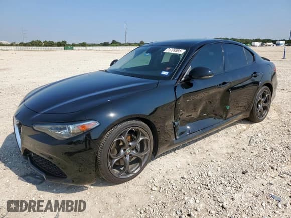 ✅ 2018 Alfa Romeo Giulia Ti Sport • VIN: ZARFAECN3J7576417 • Lot: 71709595. Wystawiony na Copart z przebiegiem Nie podano. Bezpłatny archiwum sprzedaży aukcyjnych z USA i szczegółowy raport historii pojazdu na DreamBid. Zdjęcie 1.