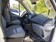 ✅ 2015 Ford Transit Cargo • VIN: 1FTNR1CM2FKB24963 • Lot: 41455934. Wystawiony na IAAI z przebiegiem 220 106 mil. Bezpłatny archiwum sprzedaży aukcyjnych z USA i szczegółowy raport historii pojazdu na DreamBid. Zdjęcie 5.