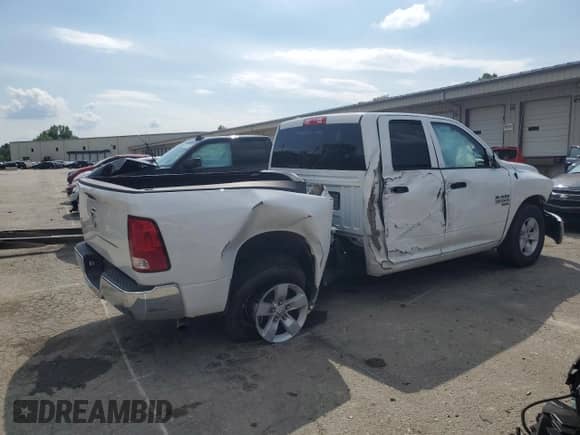 2024 Ram 1500 SLT z VIN 1C6RR6GG4RS135963, wystawiony jako Copart lot #57487425 z przebiegiem 35 012 mil mil oraz Nie do naprawy • Non repairable. Historia ofert i sprzedaży dostępna na DreamBid. Obrazek 3.