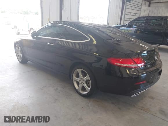 ✅ 2017 Mercedes-Benz C 300 • VIN: WDDWJ4JB6HF357941 • Lot: 42859210. Wystawiony na IAAI z przebiegiem 36 529 mil. Bezpłatny archiwum sprzedaży aukcyjnych z USA i szczegółowy raport historii pojazdu na DreamBid. Zdjęcie 3.