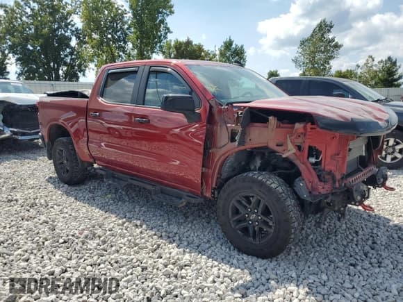 ✅ 2021 Chevrolet Silverado 1500 LT Trail Boss • VIN: 3GCPYFED7MG280622 • Lot: 69871114. Wystawiony na Copart z przebiegiem 50 575 mil. Bezpłatny archiwum sprzedaży aukcyjnych z USA i szczegółowy raport historii pojazdu na DreamBid. Zdjęcie 4.