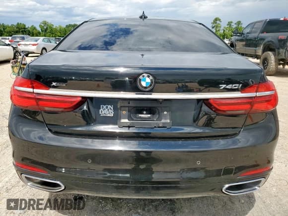✅ 2019 BMW 7 Series 740i xDrive • VIN: WBA7E4C55KGV70212 • Lot: 67628615. Wystawiony na Copart z przebiegiem 48 408 mil. Bezpłatny archiwum sprzedaży aukcyjnych z USA i szczegółowy raport historii pojazdu na DreamBid. Zdjęcie 6.