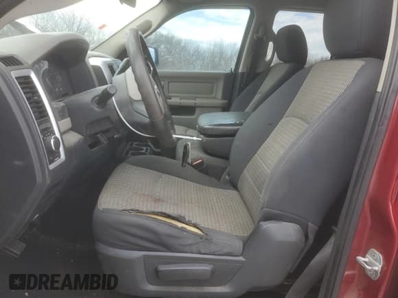 ✅ 2011 Ram 1500 ST • VIN: 1D7RV1GP4BS632594 • Lot: 89297035. Wystawiony na Copart z przebiegiem 199 236 mil. Bezpłatny archiwum sprzedaży aukcyjnych z USA i szczegółowy raport historii pojazdu na DreamBid. Zdjęcie 7.