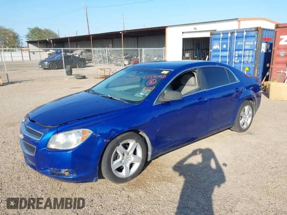 2011 Chevrolet Malibu 1LS с VIN 1G1ZB5E17BF229302, выставлен на аукционе IAAI как лот 43540468 с пробегом 153 261 миль миль и . История ставок и продаж доступна на DreamBid. Изображение 2.