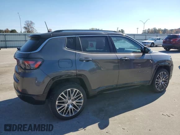 ✅ 2022 Jeep Compass Limited • VIN: 3C4NJDCB9NT141487 • Lot: 90984455. Wystawiony na Copart z przebiegiem 43 428 mil. Bezpłatny archiwum sprzedaży aukcyjnych z USA i szczegółowy raport historii pojazdu na DreamBid. Zdjęcie 3.