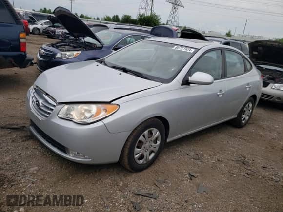 2010 Hyundai Elantra GLS z VIN KMHDU4ADXAU994757, wystawiony jako Copart lot #60771904 z przebiegiem 81 269 mil mil oraz Szkoda całkowita • Salvage title. Historia ofert i sprzedaży dostępna na DreamBid. Obrazek 1.