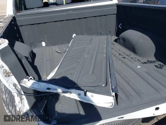 ✅ 2016 Toyota Tundra SR5 • VIN: 5TFEM5F15GX105819 • Lot: 41297645. Listed on IAAI with 85,550 mi. Free auction sales archive from the USA and detailed vehicle history report at DreamBid. Image 12.