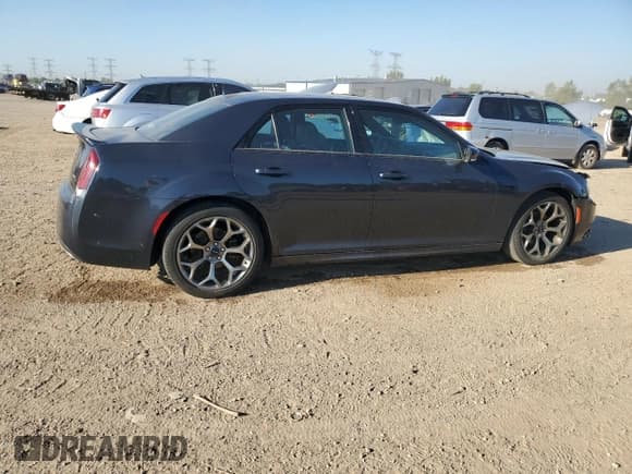 ✅ 2018 Chrysler 300 S • VIN: 2C3CCABG9JH266509 • Лот: 80558005. Опубликован ранее на Copart с пробегом 47 638 миль. Бесплатный доступ к архиву аукционных продаж из США и подробный отчёт об истории автомобиля на DreamBid. Изображение 3.