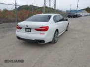 ✅ 2019 BMW 7 Series 740i xDrive • VIN: WBA7E4C56KGV28504 • Lot: 43549814. Wystawiony na IAAI z przebiegiem 127 615 mil. Bezpłatny archiwum sprzedaży aukcyjnych z USA i szczegółowy raport historii pojazdu na DreamBid. Zdjęcie 4.