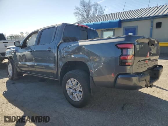 ✅ 2023 Nissan Frontier SV • VIN: 1N6ED1EJ7PN638273 • Lot: 49276655. Wystawiony na Copart z przebiegiem Nie podano. Bezpłatny archiwum sprzedaży aukcyjnych z USA i szczegółowy raport historii pojazdu na DreamBid. Zdjęcie 2.
