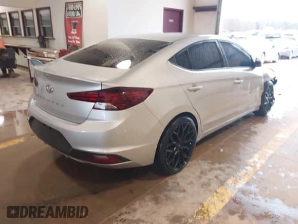 ✅ 2019 Hyundai Elantra SE • VIN: 5NPD74LF7KH448066 • Lot: 41715647. Listed on IAAI with 73,317 mi. Free auction sales archive from the USA and detailed vehicle history report at DreamBid. Image 4.