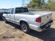 ✅ 2002 Chevrolet S-10 LS • VIN: 1GCCS19W228243706 • Lot: 43424148. Listed on IAAI with 92,266 mi. Free auction sales archive from the USA and detailed vehicle history report at DreamBid. Image 3.