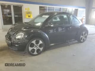 ✅ 2010 Volkswagen Beetle • VIN: 3VWPW3AG6AM007542 • Lot: 83828215. Wystawiony na Copart z przebiegiem 111 524 mil. Bezpłatny archiwum sprzedaży aukcyjnych z USA i szczegółowy raport historii pojazdu na DreamBid. Zdjęcie 1.