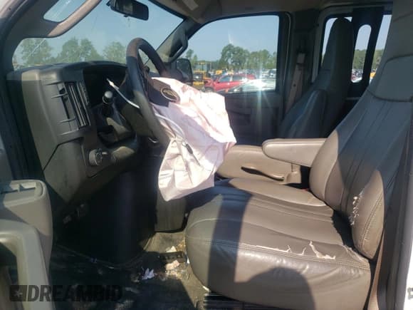 ✅ 2019 Chevrolet Express Cargo • VIN: 1GCWGAFP1K1308131 • Lot: 68938415. Listed on Copart with 148,402 mi. Free auction sales archive from the USA and detailed vehicle history report at DreamBid. Image 7.