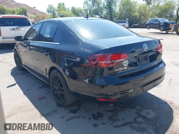 ✅ 2016 Volkswagen Jetta SEL • VIN: 3VWL17AJXGM211141 • Lot: 43153216. Wystawiony na IAAI z przebiegiem 120 238 mil. Bezpłatny archiwum sprzedaży aukcyjnych z USA i szczegółowy raport historii pojazdu na DreamBid. Zdjęcie 3.